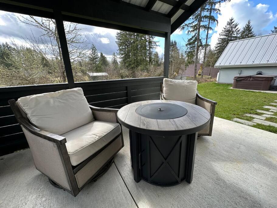 Romantic Cozy Cabin Walk To Lake Hot Tub Bikes Kayaks Grill Onalaska Exterior foto
